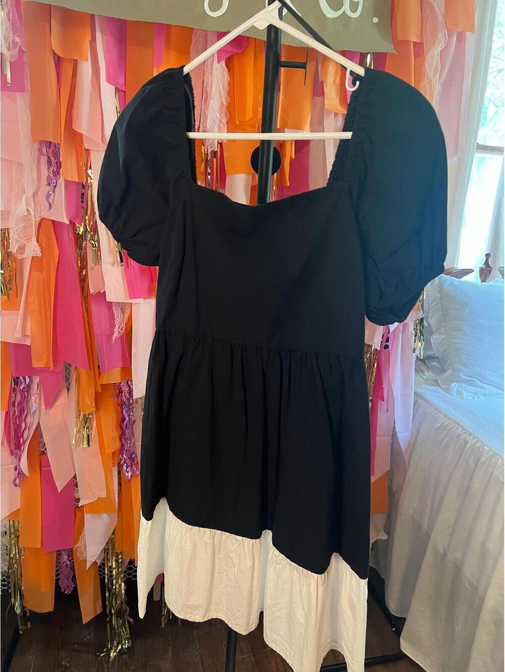 43. WOMENS DRESS